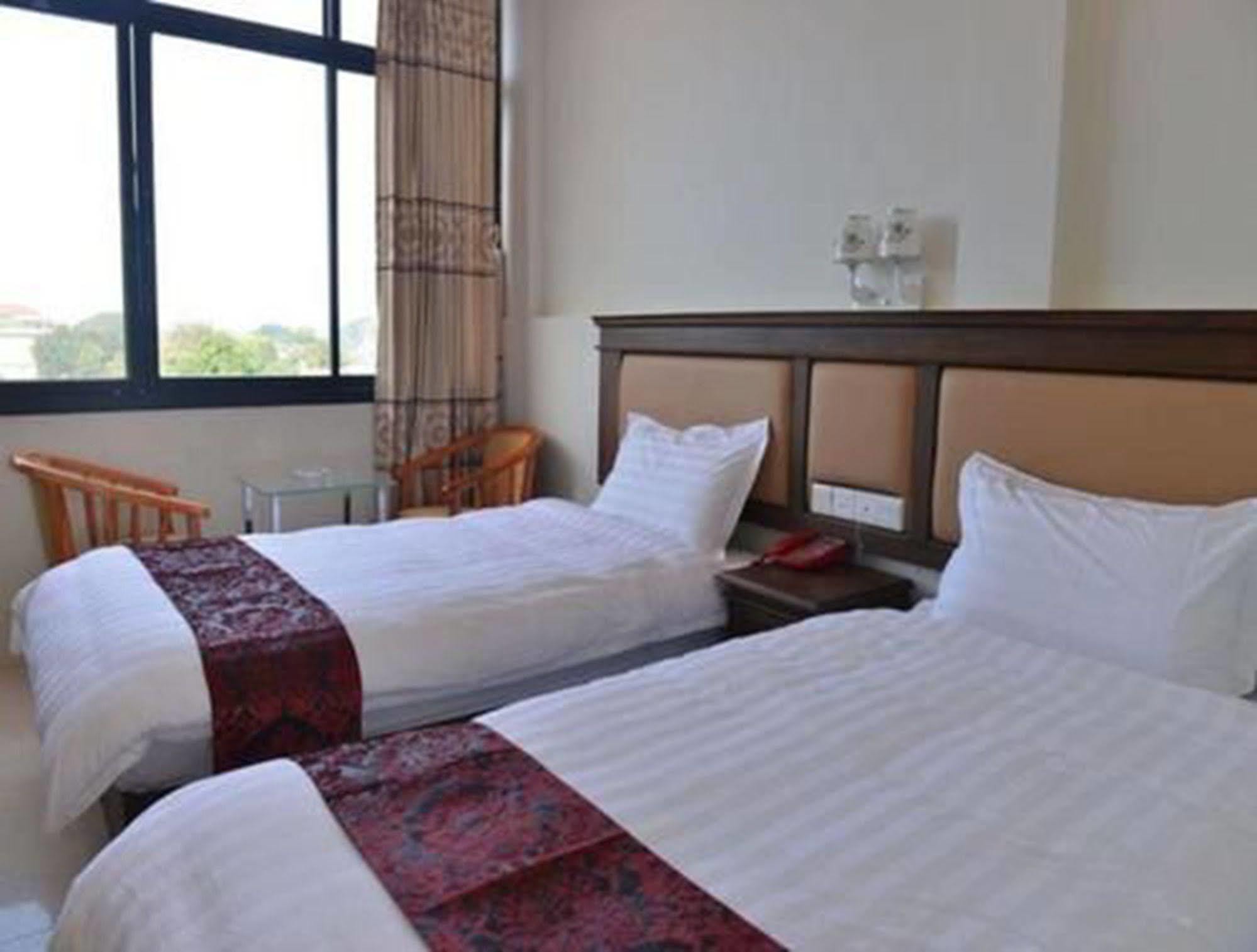 Hotel Мьичина Экстерьер фото