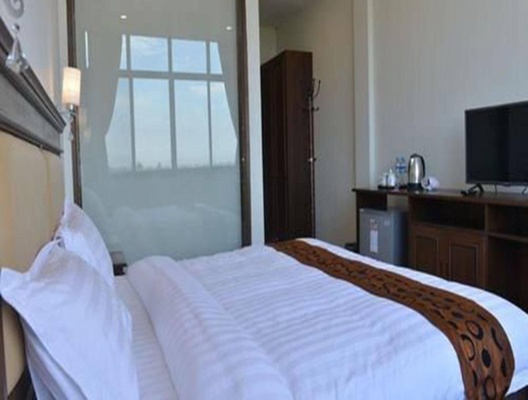 Hotel Мьичина Экстерьер фото